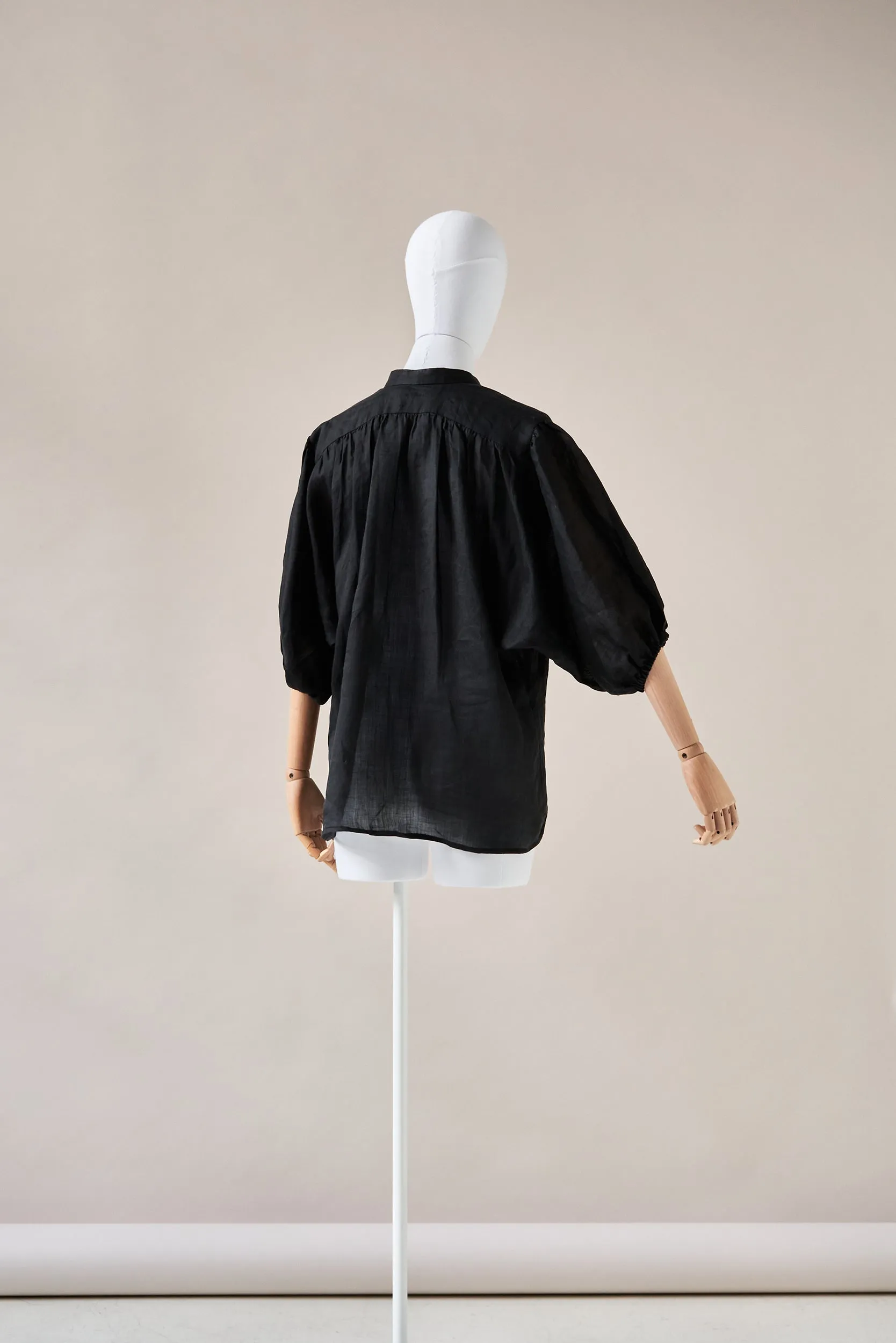 64-4 VISTA Chic Very Wide Blouse with Yoke