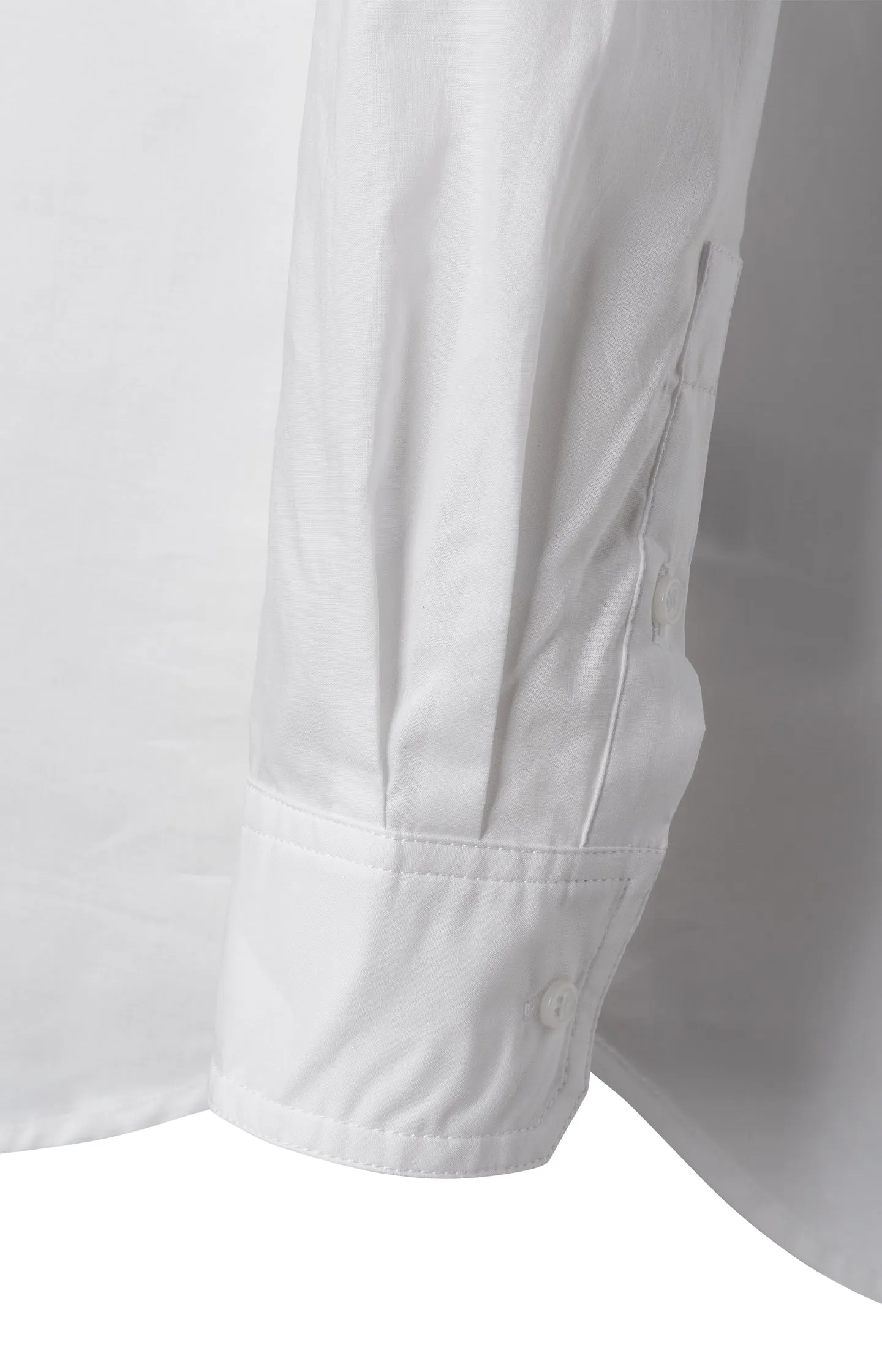 Classic poplin blouse in a long and oversized boyfriend fit
